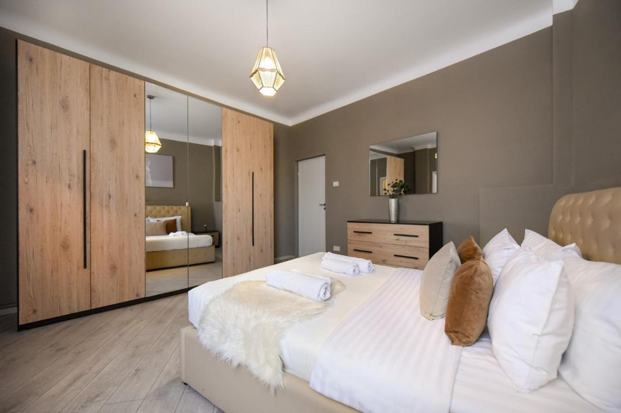 Discover Comfort: Charming & Spacious Apartment In The Old Town Bukarest Exterior foto