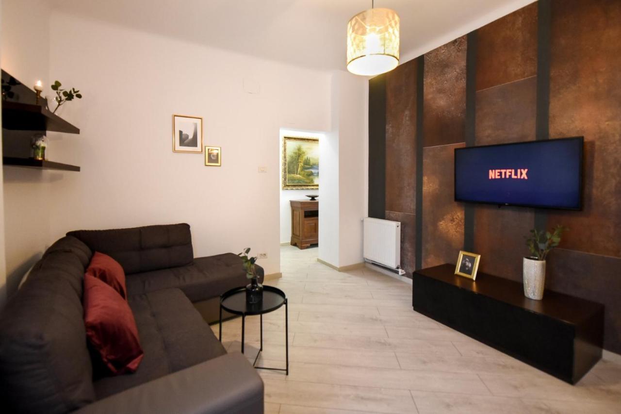 Discover Comfort: Charming & Spacious Apartment In The Old Town Bukarest Exterior foto