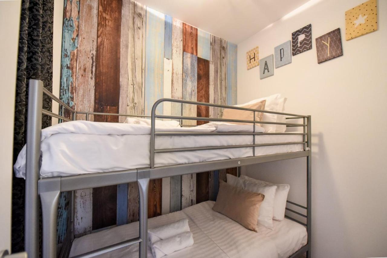 Discover Comfort: Charming & Spacious Apartment In The Old Town Bukarest Exterior foto