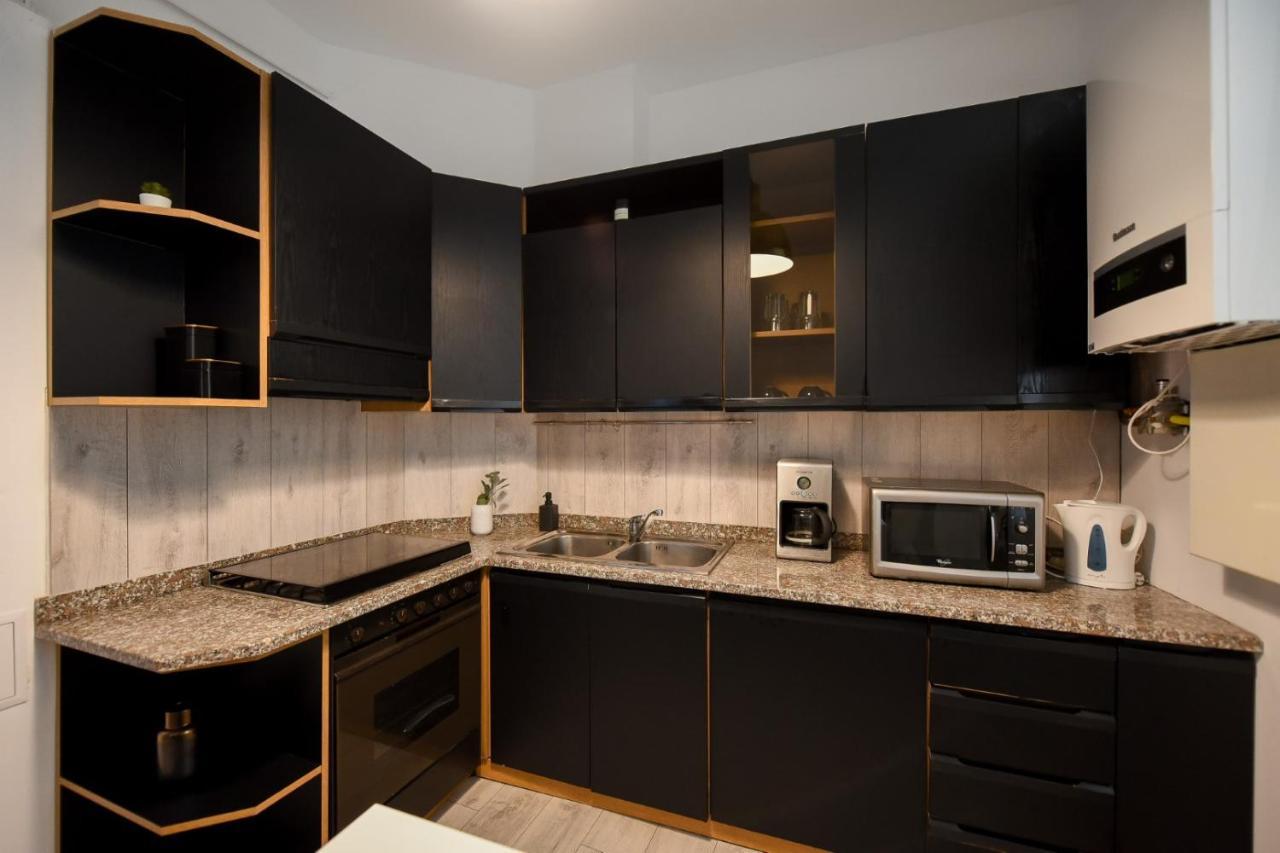 Discover Comfort: Charming & Spacious Apartment In The Old Town Bukarest Exterior foto